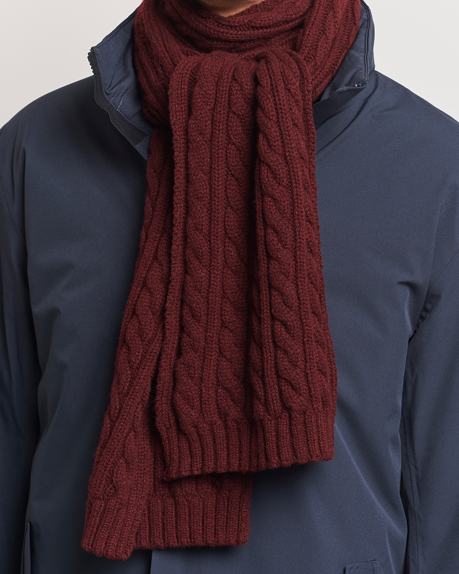 Herren | Sunspel Lambswool Cable Scarf Maroon | Sunspel | Lambswool Cable Scarf Maroon