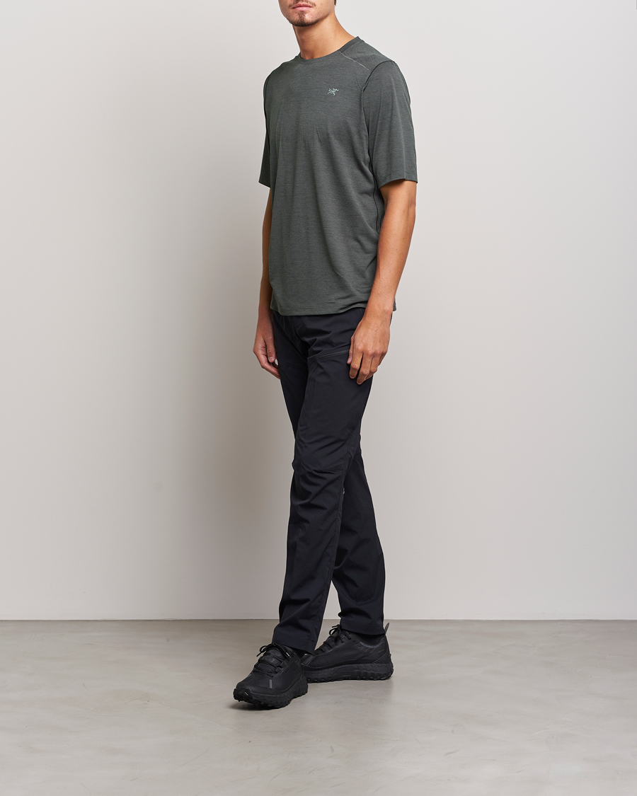 Herren | T-Shirts | Arc'teryx | Cormac Crew Neck T-Shirt Black Heather