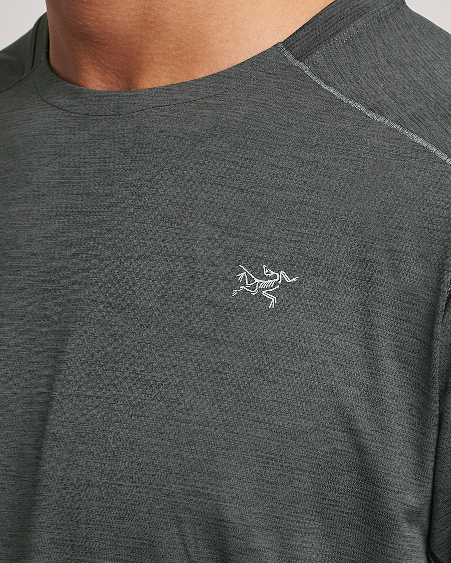 Herren | T-Shirts | Arc'teryx | Cormac Crew Neck T-Shirt Black Heather