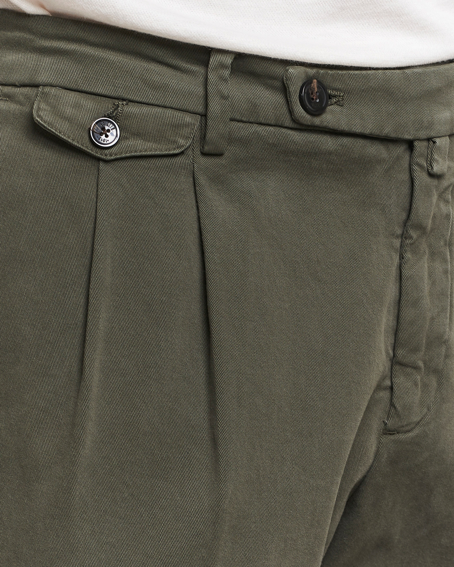 Herren | Hosen | Briglia 1949 | Easy Fit Pleated Cotton Stretch Chino Military