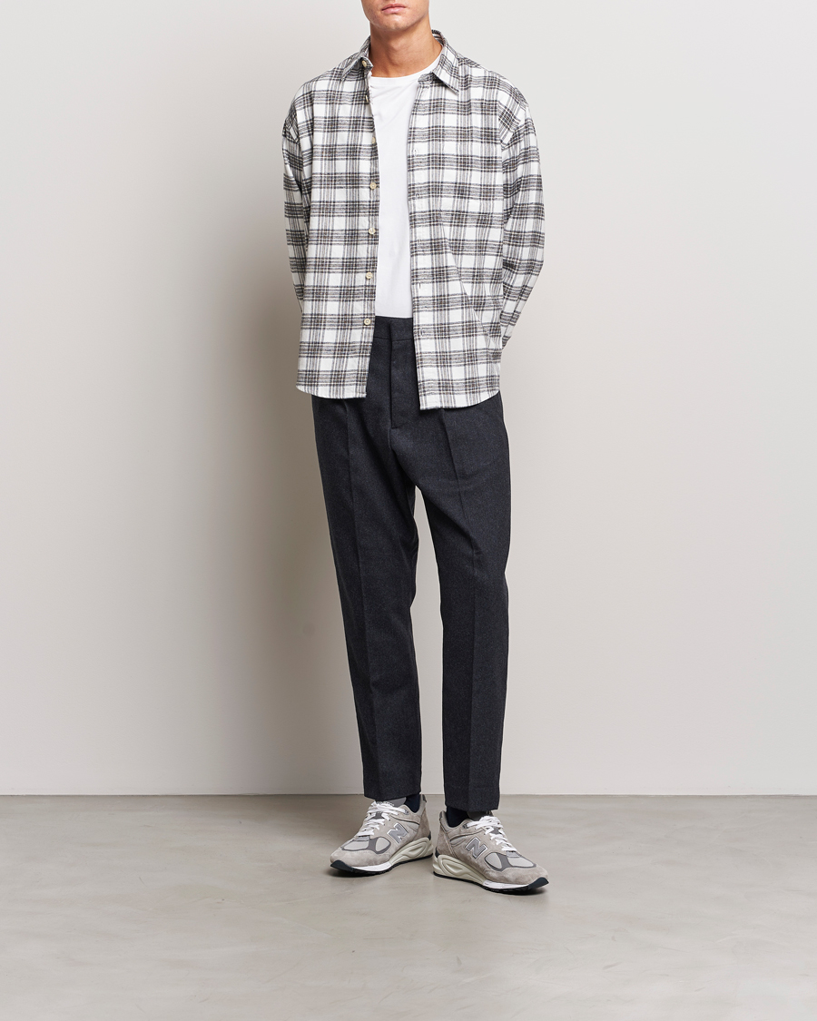 Herren | Hosen | NN07 | Bill Brushed Flannel Pleated Trousers Navy Blue