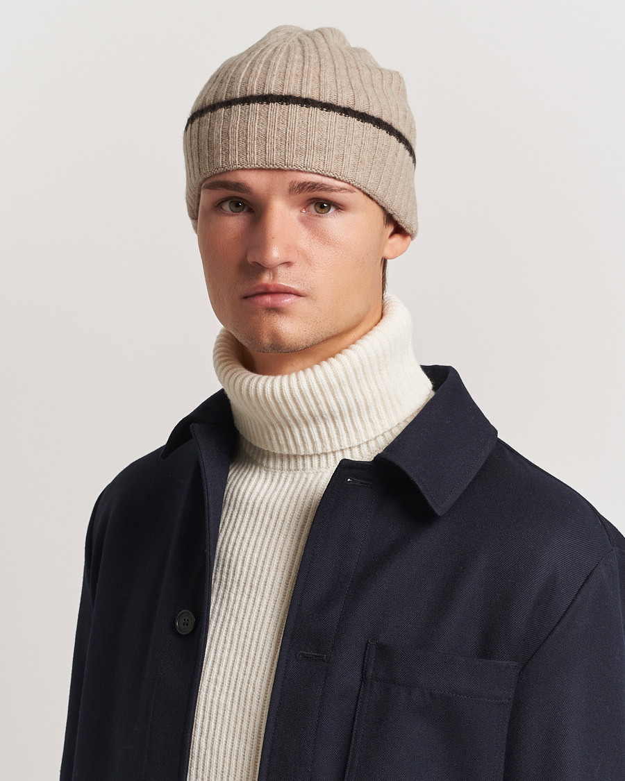 Herren | Amanda Christensen Rib Knitted Cashmere Paspoal Cap Beige Melange | Amanda Christensen | Rib Knitted Cashmere Paspoal Cap Beige Melange
