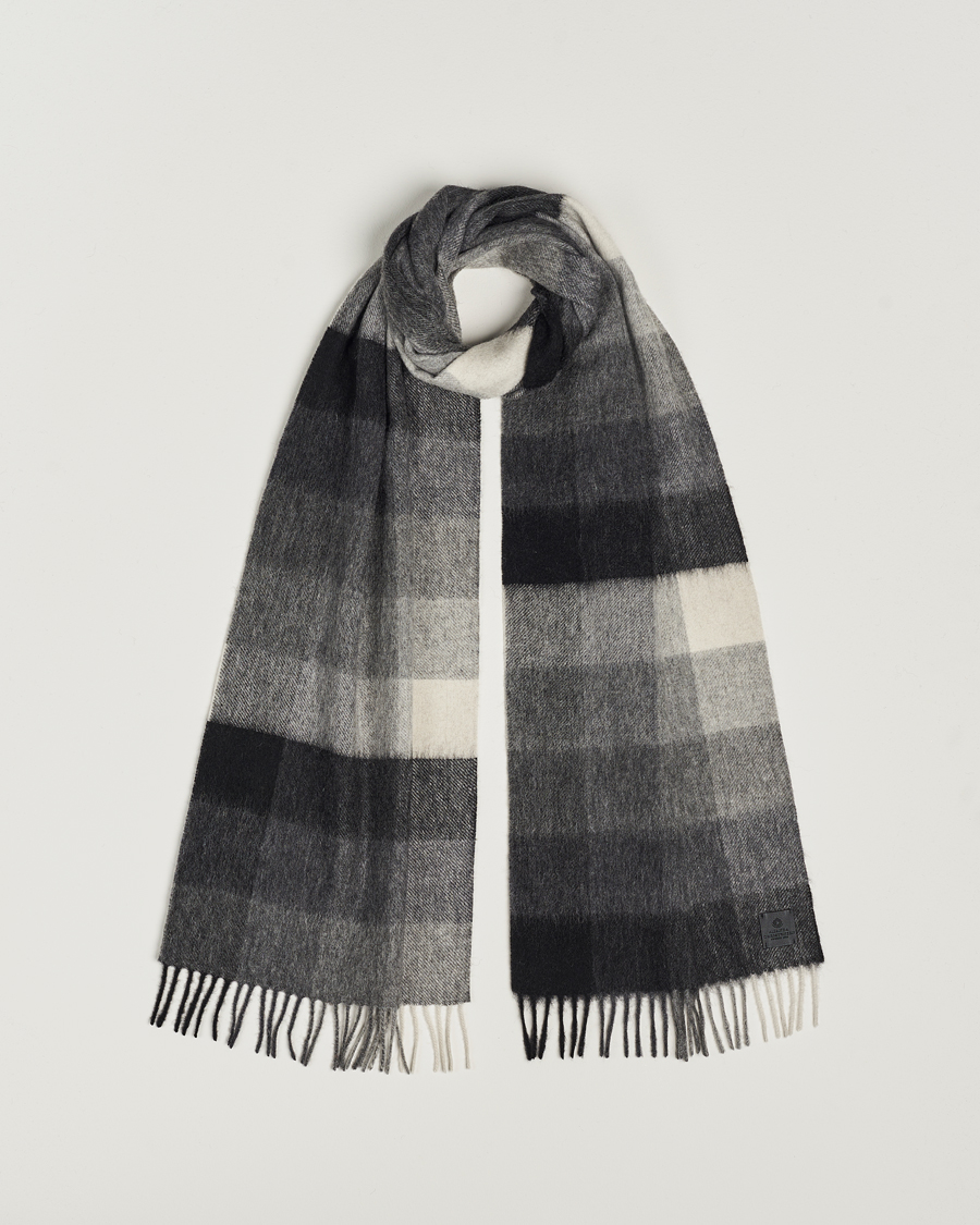 Herren | Amanda Christensen Merino Wool Block Check Scarf Black/Grey | Amanda Christensen | Merino Wool Block Check Scarf Black/Grey