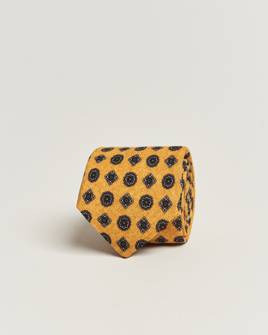 Herren | Amanda Christensen Wool Flannel 8cm Printed Medallion Tie Yellow | Amanda Christensen | Wool Flannel 8cm Printed Medallion Tie Yellow