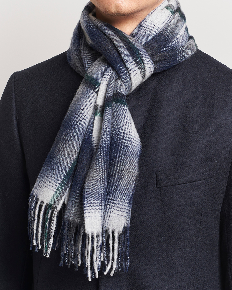 Herren | Begg & Co Wool/Cashmere Shadow Check Scarf 32*180cm Silver/Navy | Begg & Co | Wool/Cashmere Shadow Check Scarf 32*180cm Silver/Navy
