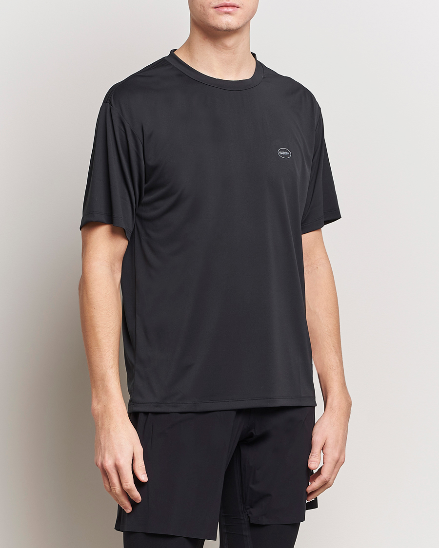 Herren | Schwartze t-shirts | Satisfy | AuraLite T-Shirt Black