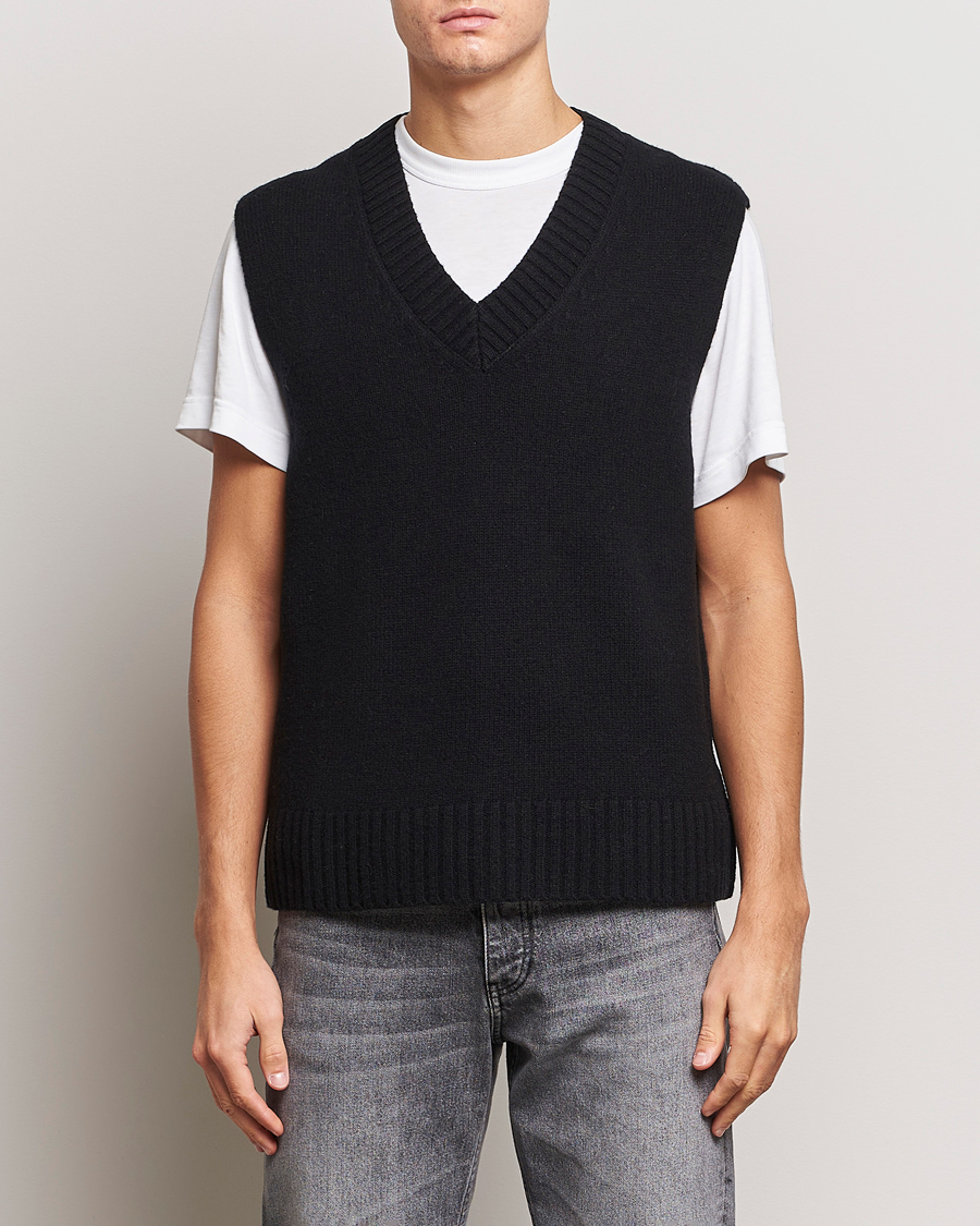 Herren | Pullover | A Day's March | Wigtown Lambswool Vest Black