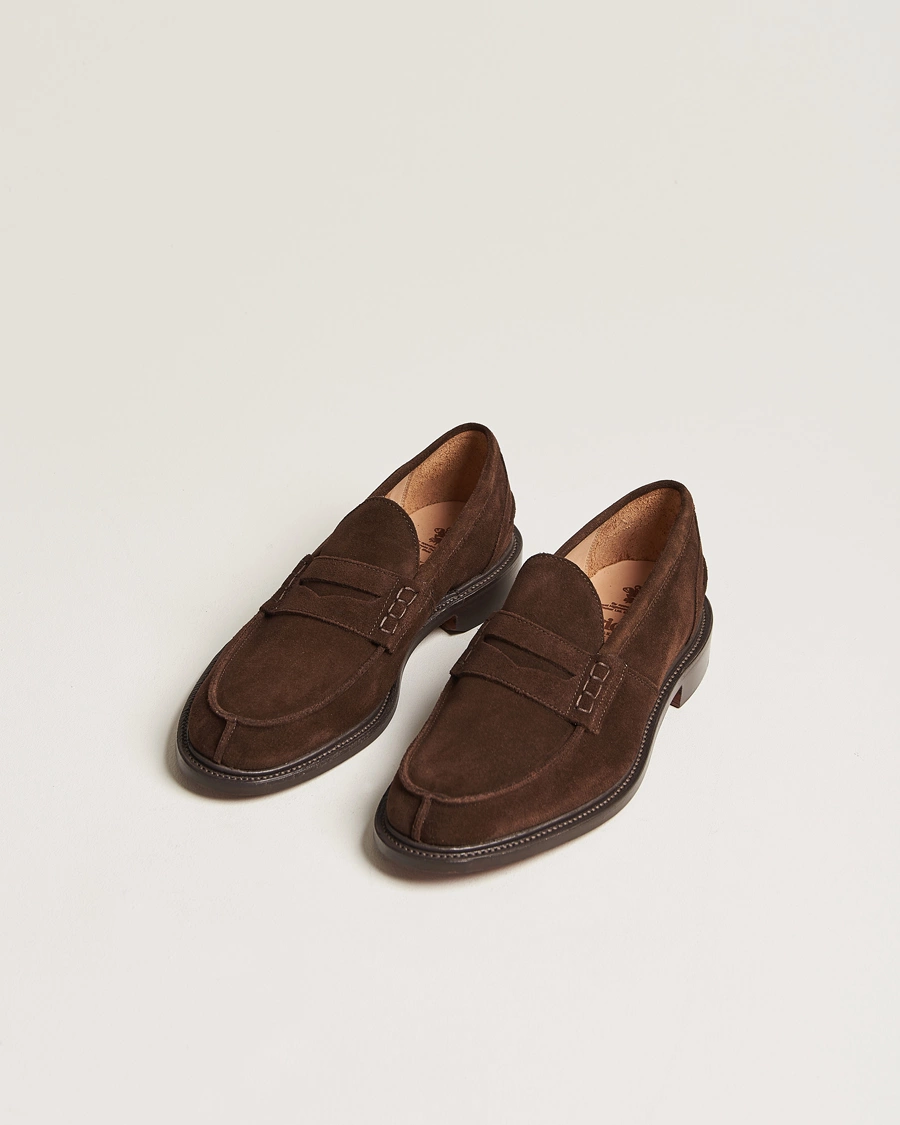 Herr | Handgjorda skor | Tricker\'s | James Penny Loafers Chocolate Suede