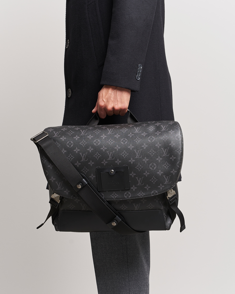 Herren | Louis Vuitton Pre-Owned Messenger Voyager MM Bag Monogram Eclipse | Louis Vuitton Pre-Owned | Messenger Voyager MM Bag Monogram Eclipse