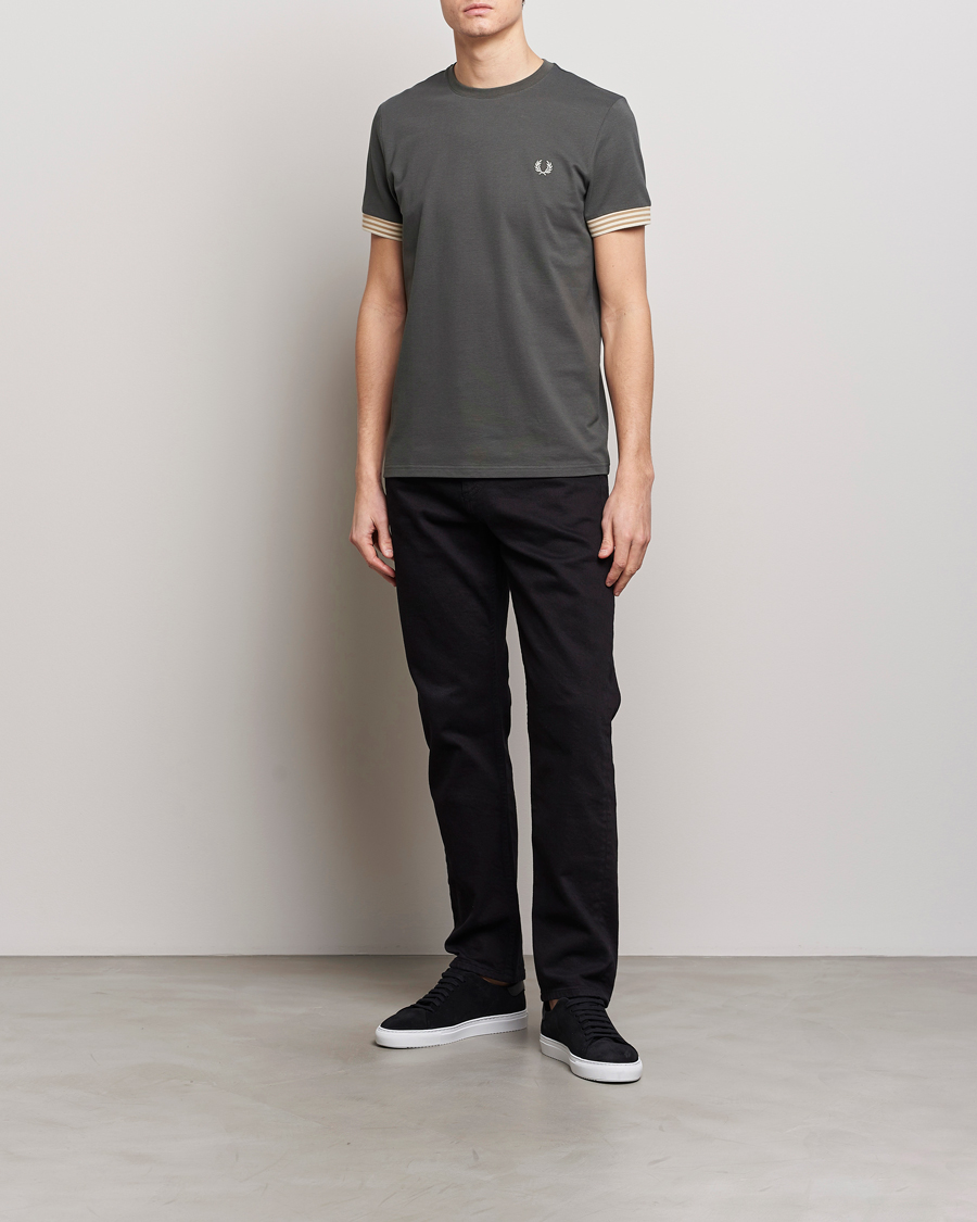 Herren | T-Shirts | Fred Perry | Striped Cuff Crew Neck T-Shirt Field Green