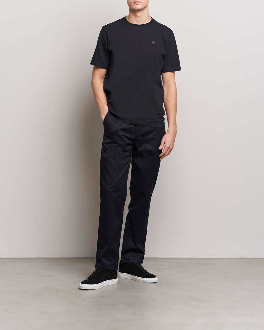 Herren | T-Shirts | KnowledgeCotton Apparel | Loke Badge T-Shirt Jet Black