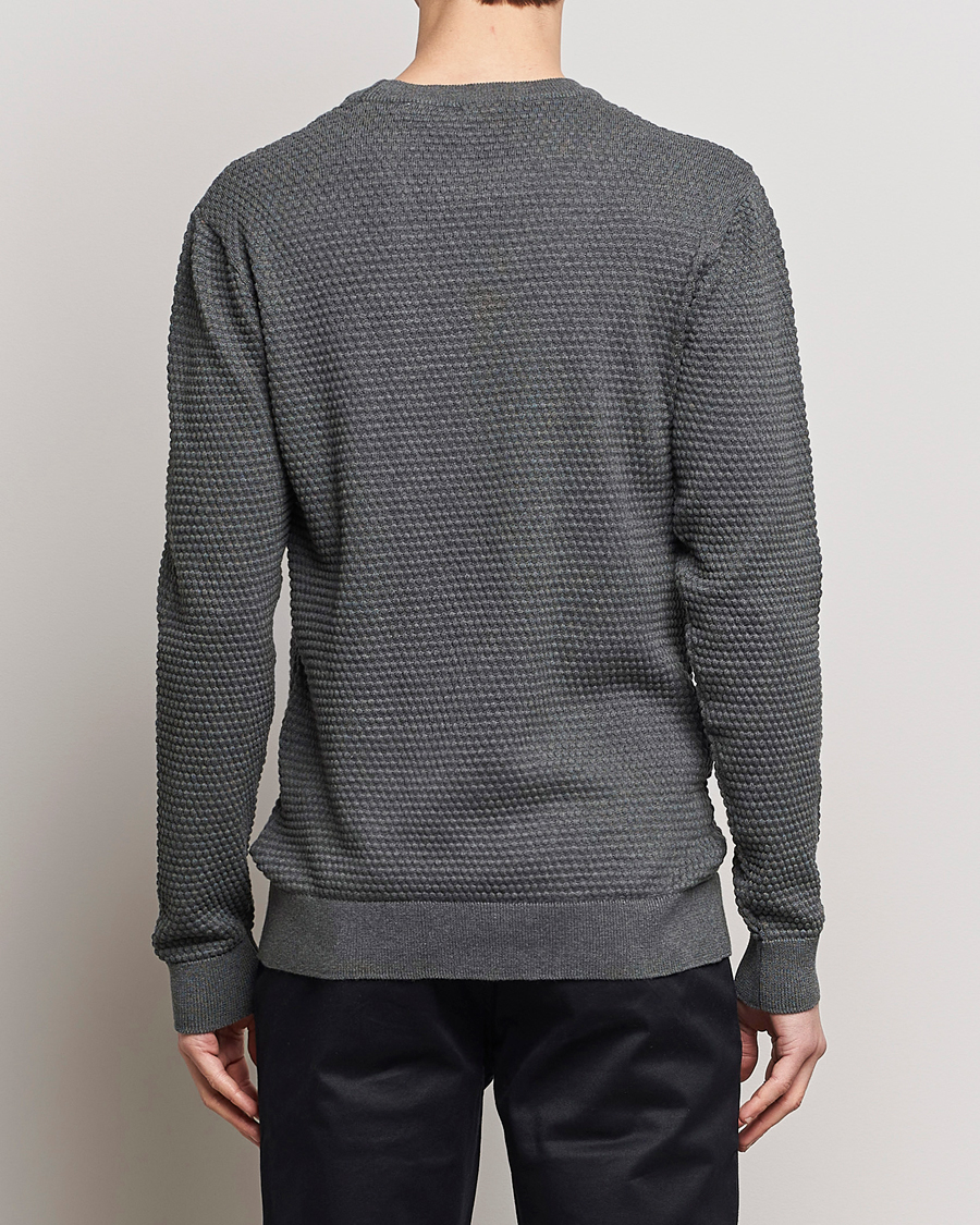 Herren | Pullover | KnowledgeCotton Apparel | Vagn Bubble Knit Cotton Crew Neck Dark Grey Melange
