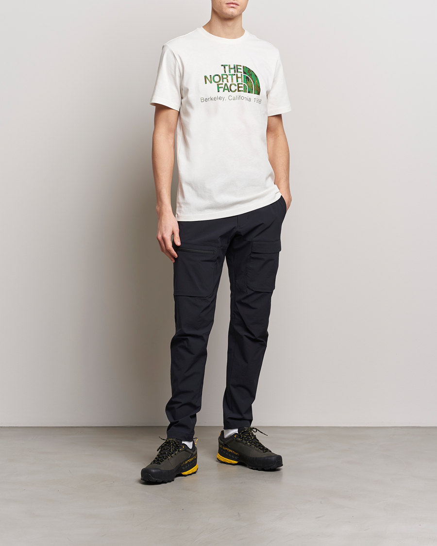 Herren | T-Shirts | The North Face | Berkeley Logo T-Shirt White