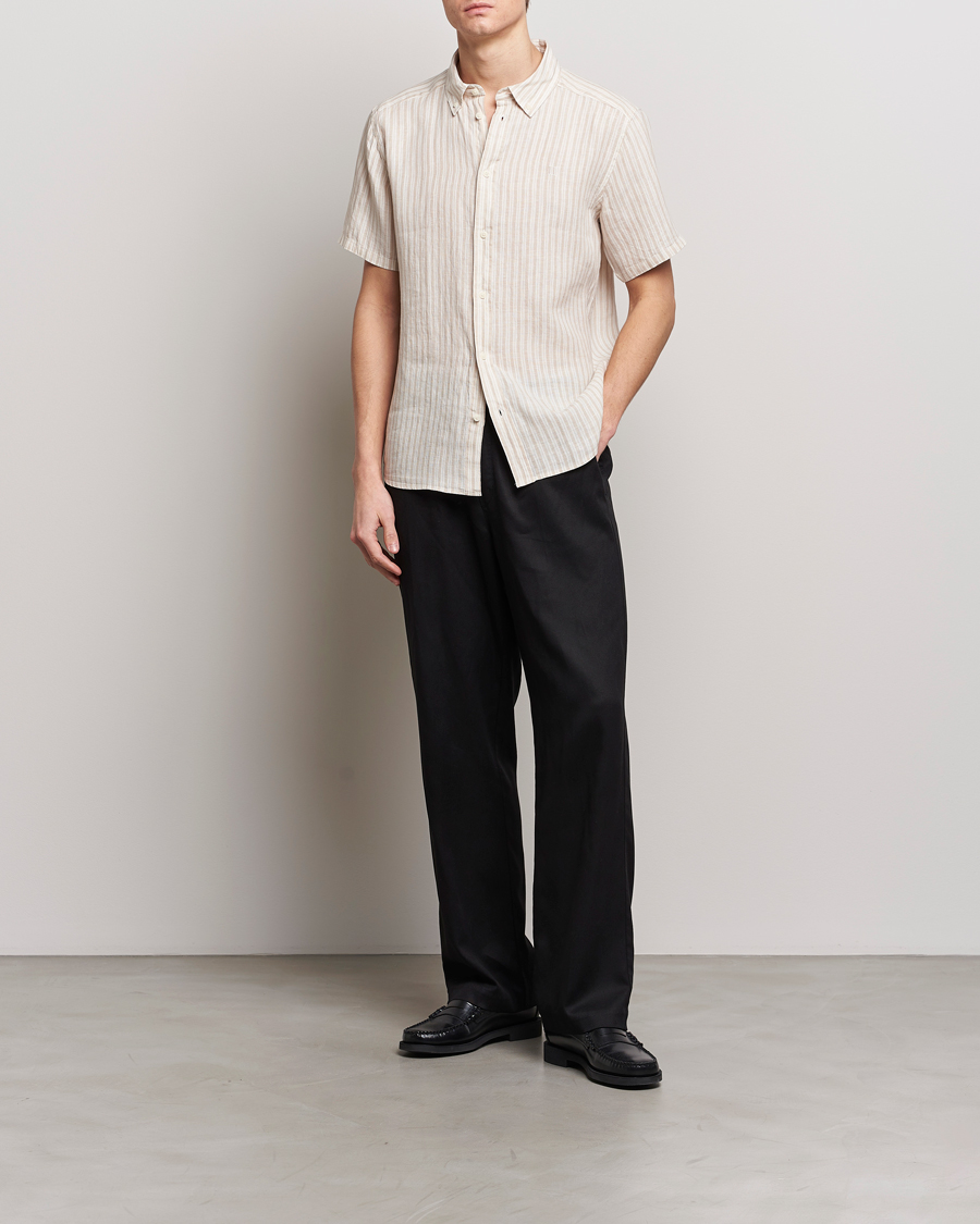 Herren | Hemden | LES DEUX | Kris Linen Striped Short Sleeve Shirt Sand/Ivory