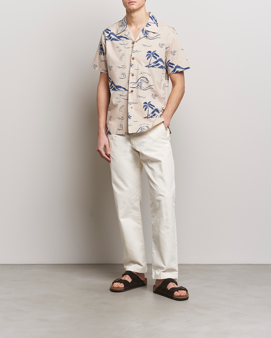 Herren | Hemden | Nudie Jeans | Arvid Printed Waves Hawaii Short Sleeve Shirt Ecru