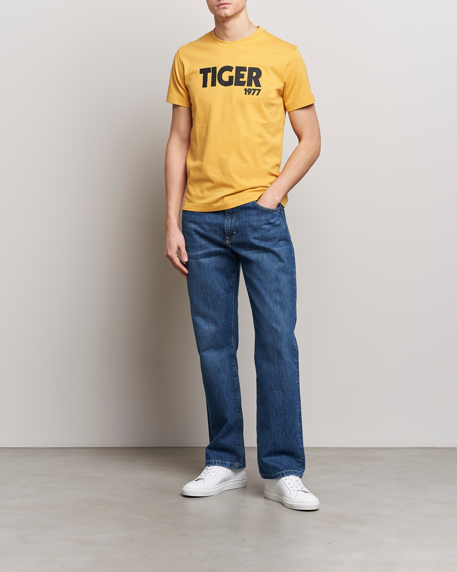 Herren | T-Shirts | Tiger of Sweden | Dillan Crew Neck T-Shirt Yellow