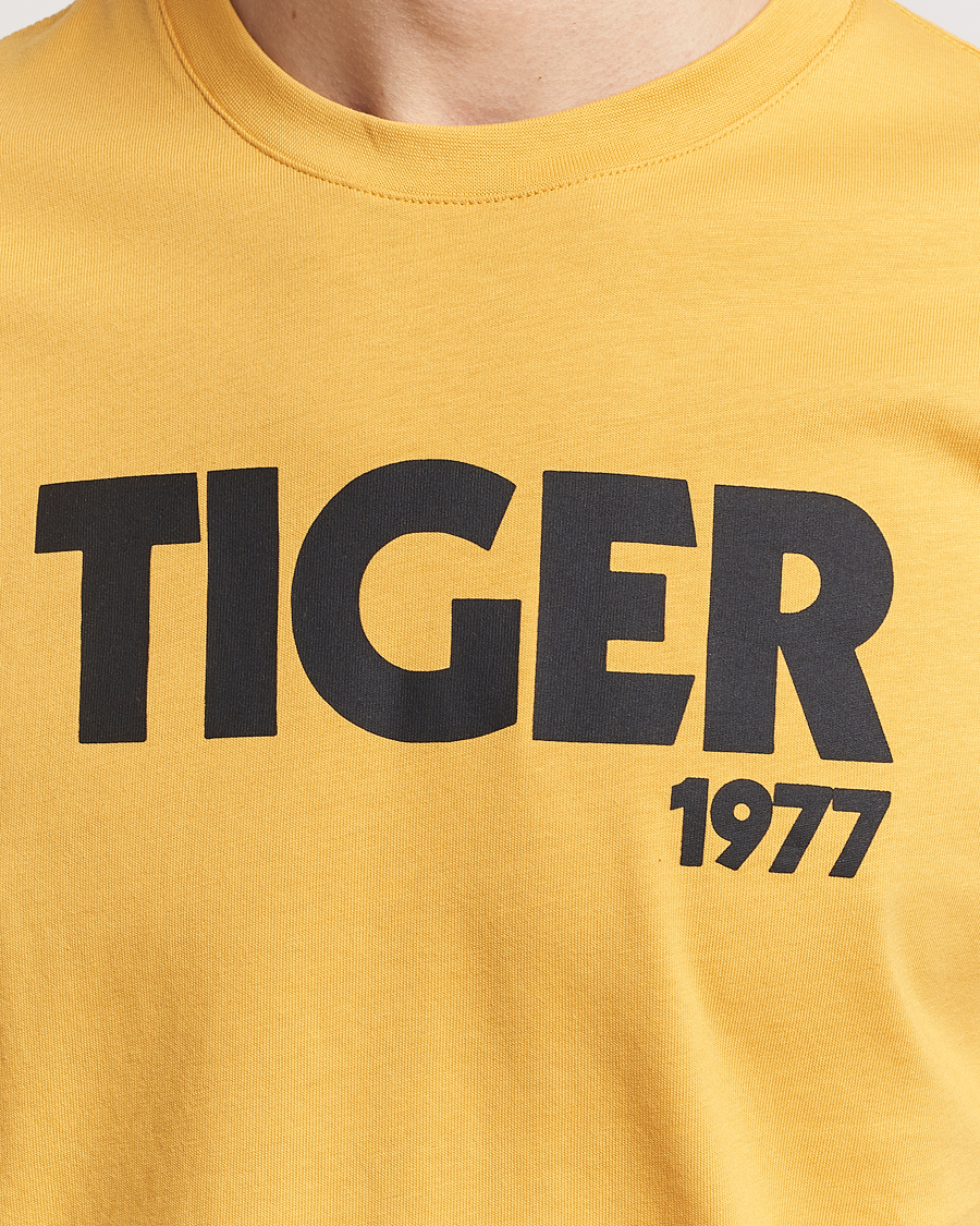 Herren | T-Shirts | Tiger of Sweden | Dillan Crew Neck T-Shirt Yellow