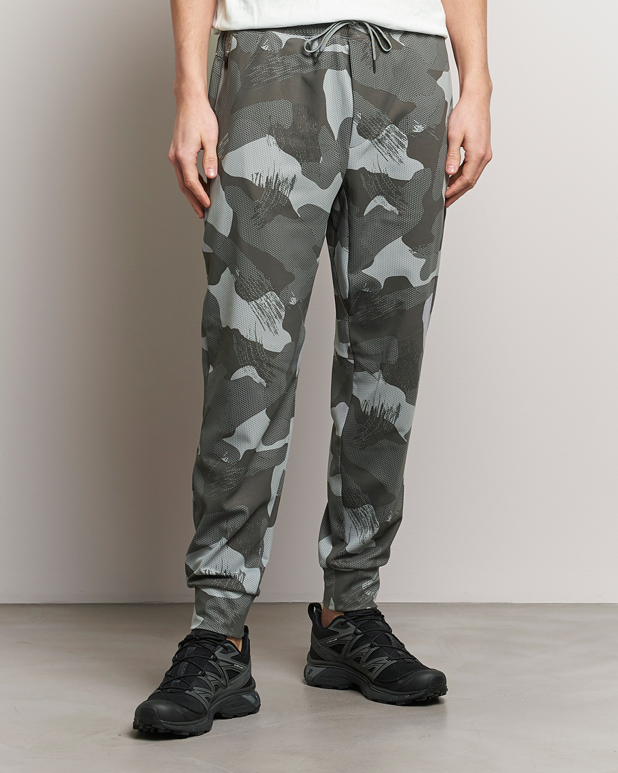 Herr | Byxor | RLX Ralph Lauren | Warp Tech Jersey Camo Sweatpants Grey