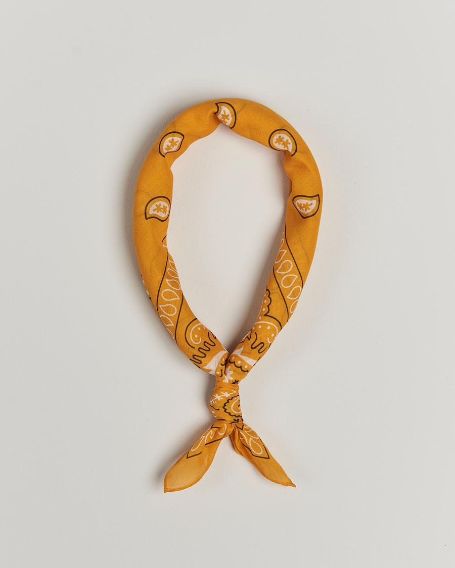 Herren | Amanda Christensen Cotton Voilé Printed Paisley Bandana Yellow | Amanda Christensen | Cotton Voilé Printed Paisley Bandana Yellow