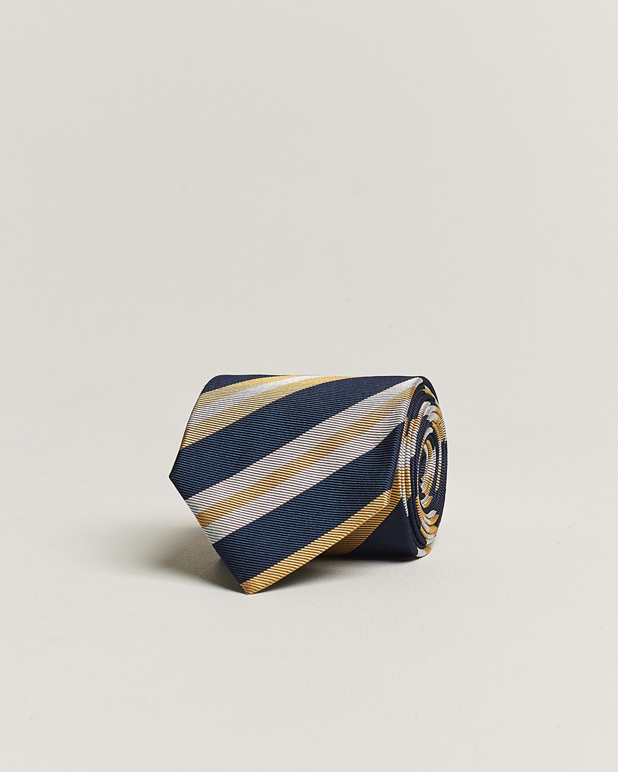 Herren | Amanda Christensen Silk Club Striped 8cm Tie Navy/Yellow | Amanda Christensen | Silk Club Striped 8cm Tie Navy/Yellow
