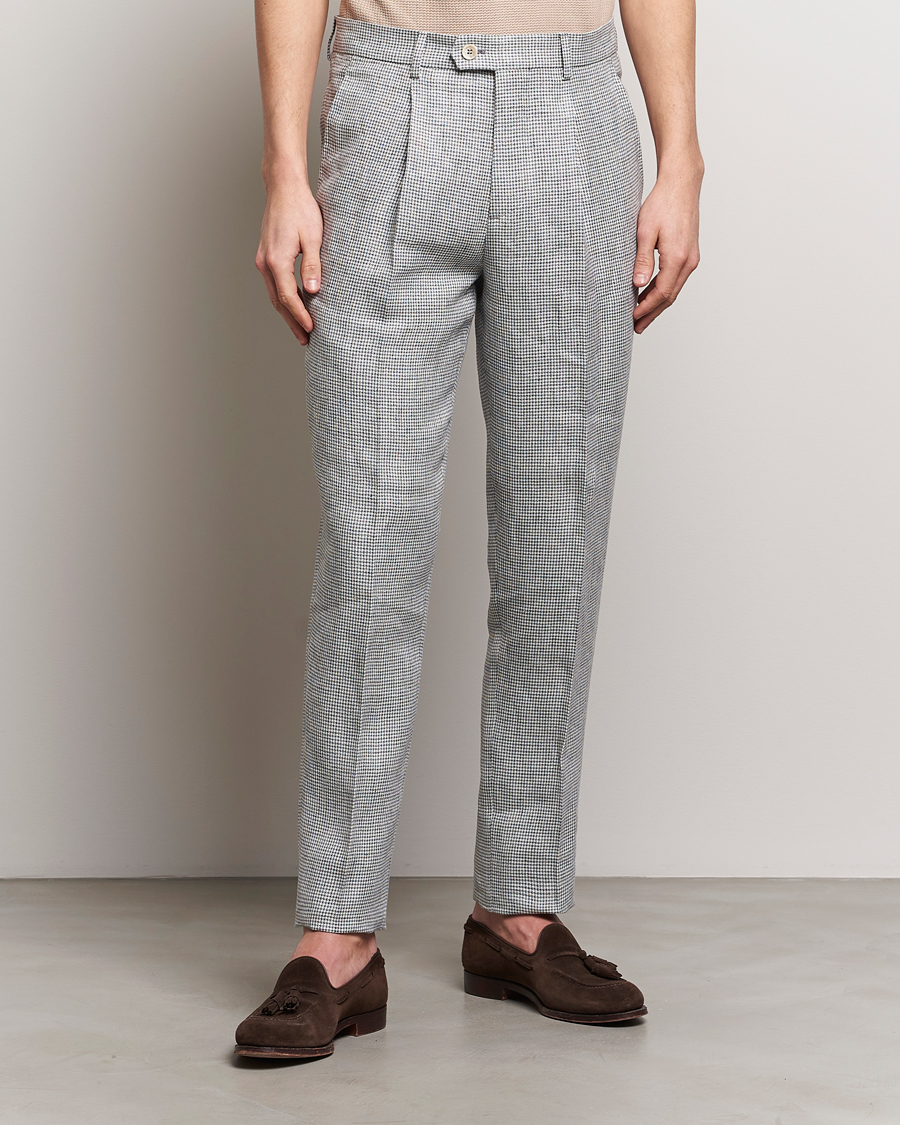Herren |  | Brunello Cucinelli | Pleated Houndstooth Trousers Light Grey