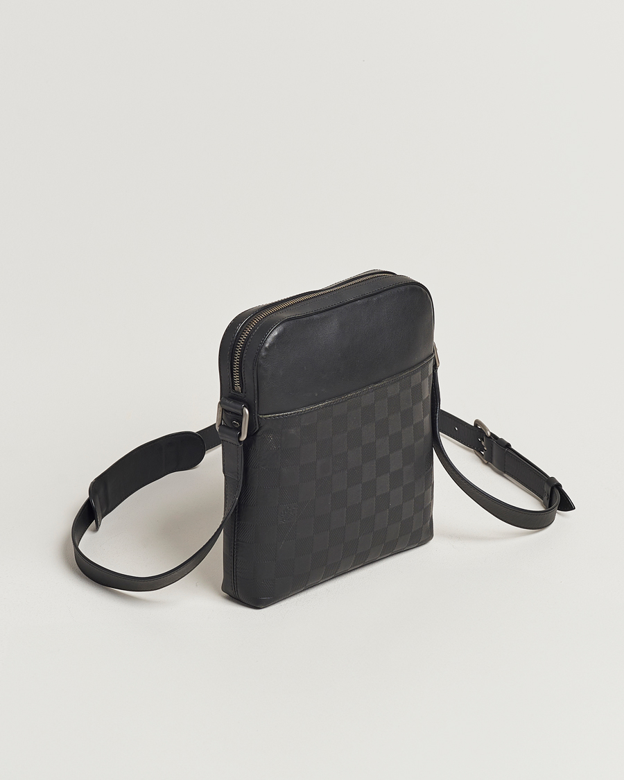 Herren | Louis Vuitton Pre-Owned Damier Infini Pochette District Shoulder Bag | Louis Vuitton Pre-Owned | Damier Infini Pochette District Shoulder Bag