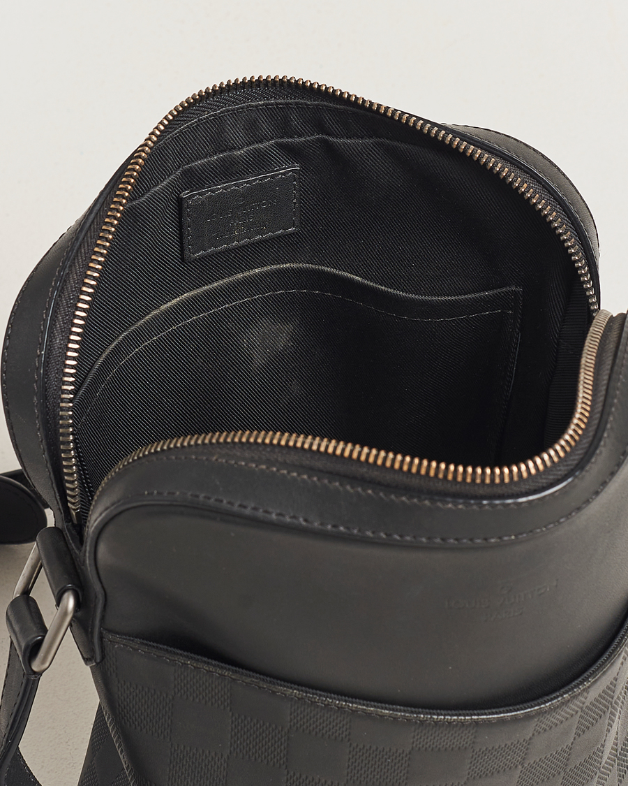 Herren | Louis Vuitton Pre-Owned Damier Infini Pochette District Shoulder Bag | Louis Vuitton Pre-Owned | Damier Infini Pochette District Shoulder Bag