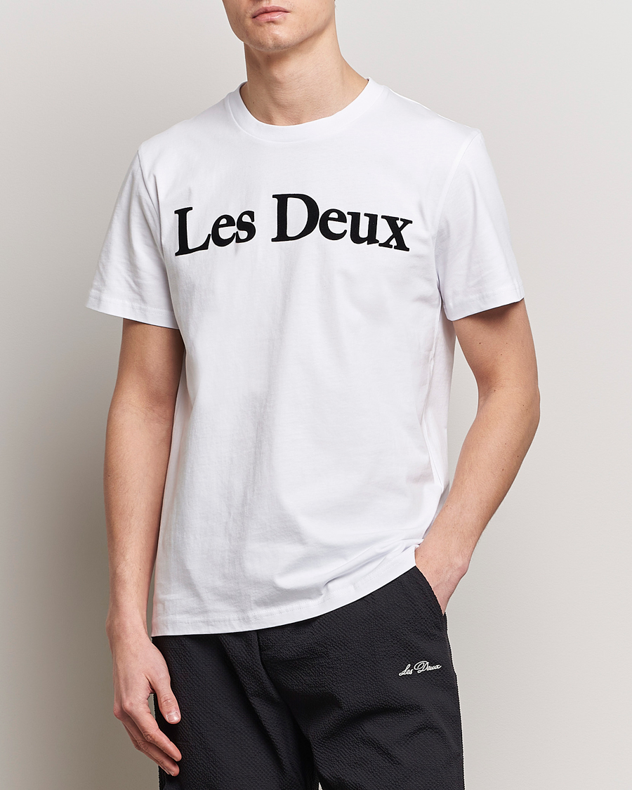 Herren | Neue Produktbilder | LES DEUX | Charles Logo T-Shirt Wihte