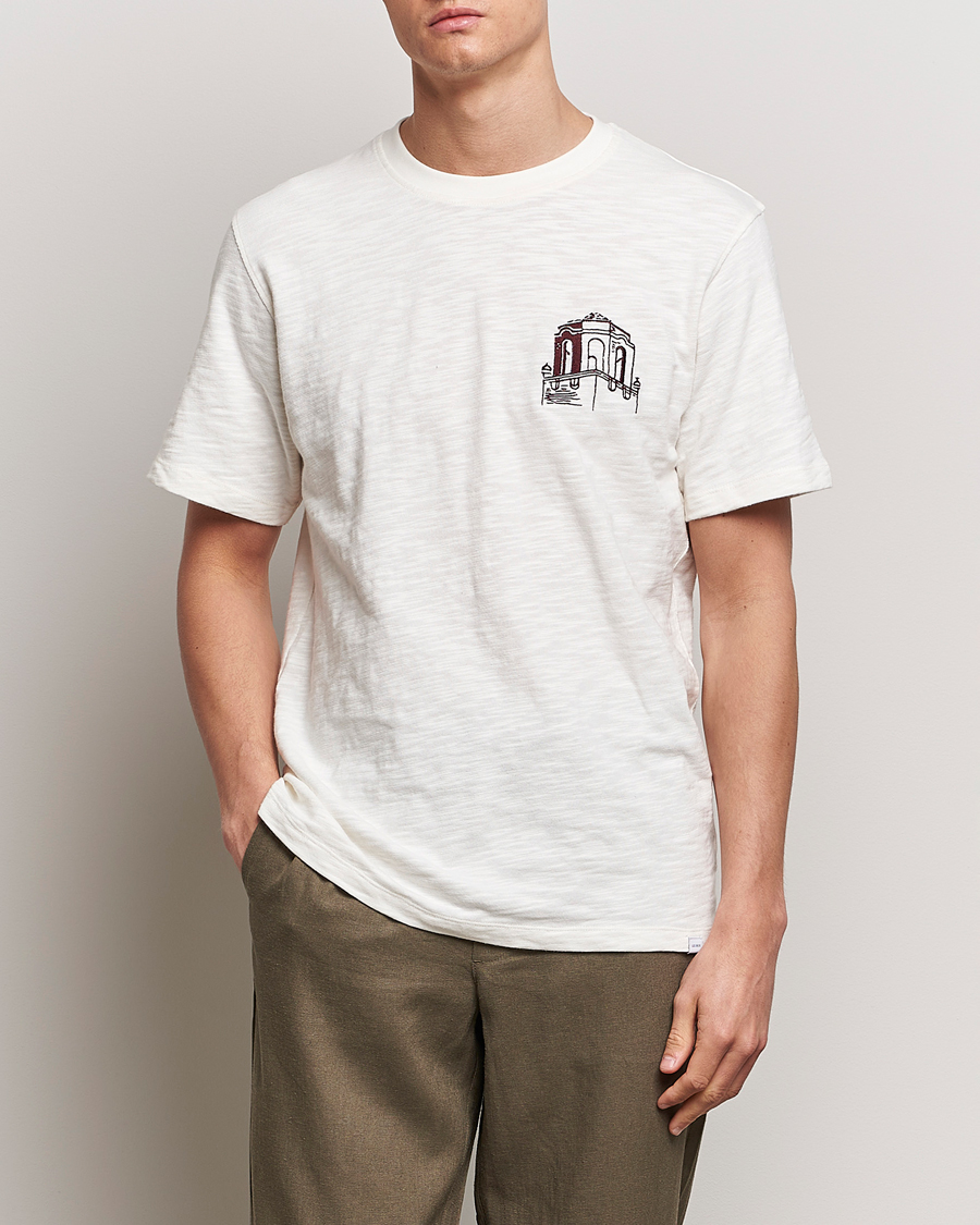 Herren | LES DEUX | LES DEUX | Hotel Embroidery T-Shirt Ivory