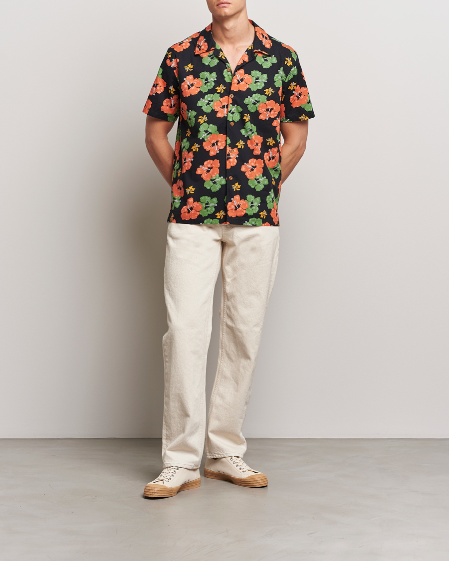 Herren | Hemden | Nudie Jeans | Arvid Flower Hawaii Shirt Black