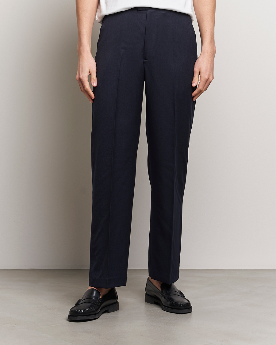 Herr | Byxor | A Day\'s March | Edward Relaxed Wool Trousers Navy