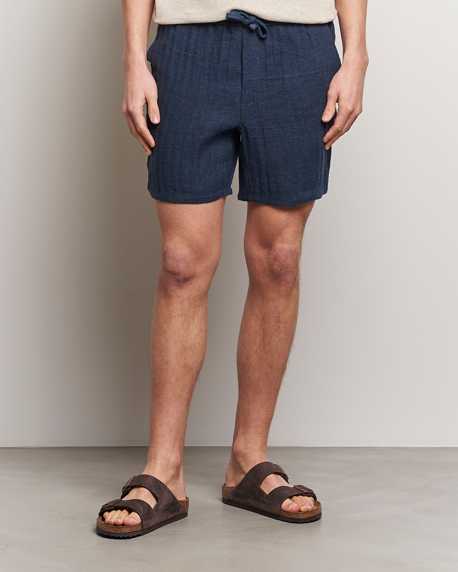 Herren | Shorts | A Day\'s March | Ipu Herringbone Linen Drawstring Shorts Indigo Blue