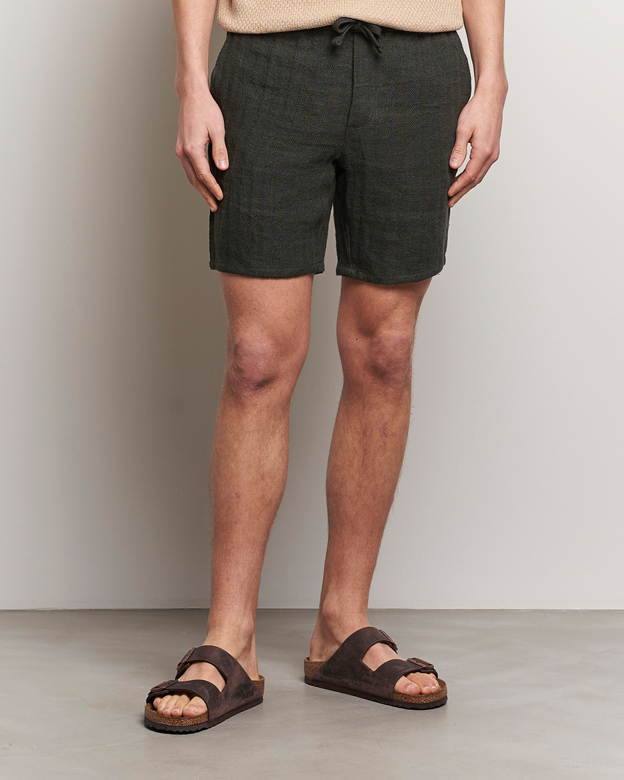 Men | Shorts | A Day\'s March | Ipu Herringbone Linen Drawstring Shorts Olive