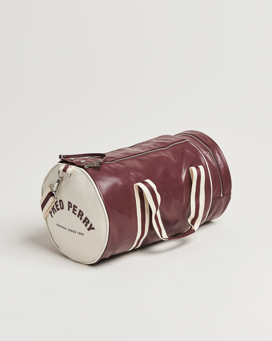 Herren | Fred Perry Classic Barrel Bag Oxblood/Ecru | Fred Perry | Classic Barrel Bag Oxblood/Ecru
