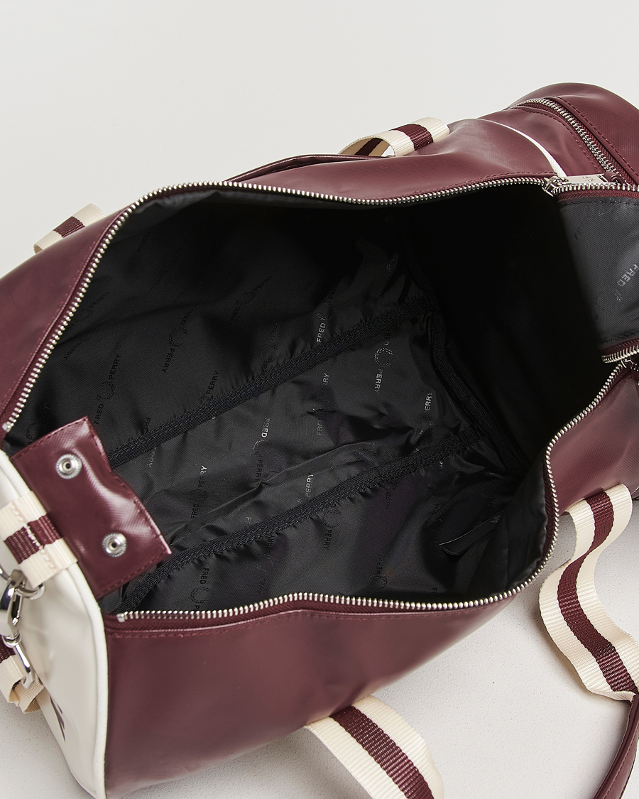 Herren | Fred Perry Classic Barrel Bag Oxblood/Ecru | Fred Perry | Classic Barrel Bag Oxblood/Ecru