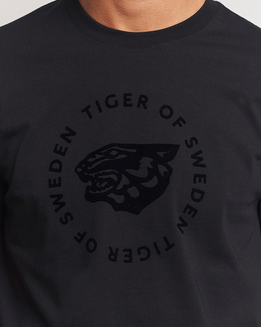 Herren | T-Shirts | Tiger of Sweden | Dillan Logo Crew Neck T-Shirt Black
