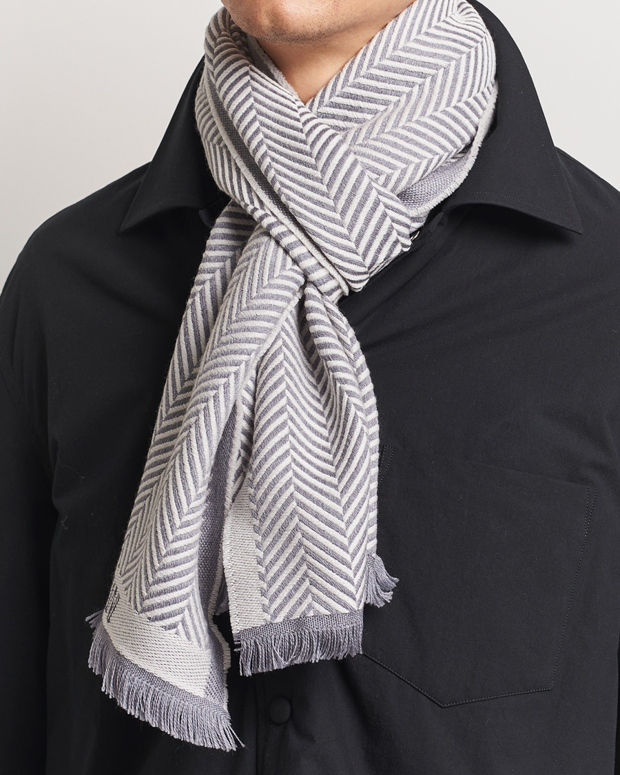 Herren | Giorgio Armani Wool Chevron Scarf Light Grey | Giorgio Armani | Wool Chevron Scarf Light Grey