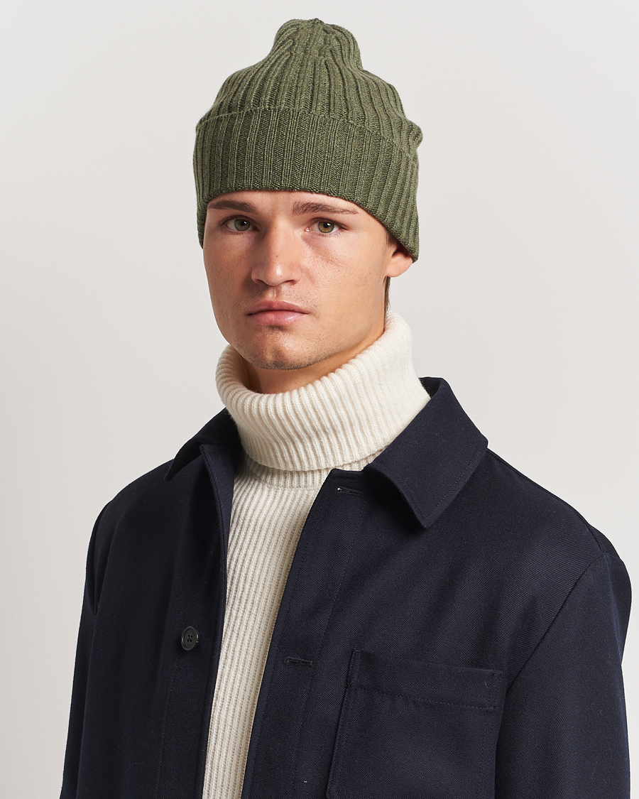 Herren | Piacenza Cashmere Ribbed Cashmere Beanie Olive | Piacenza Cashmere | Ribbed Cashmere Beanie Olive