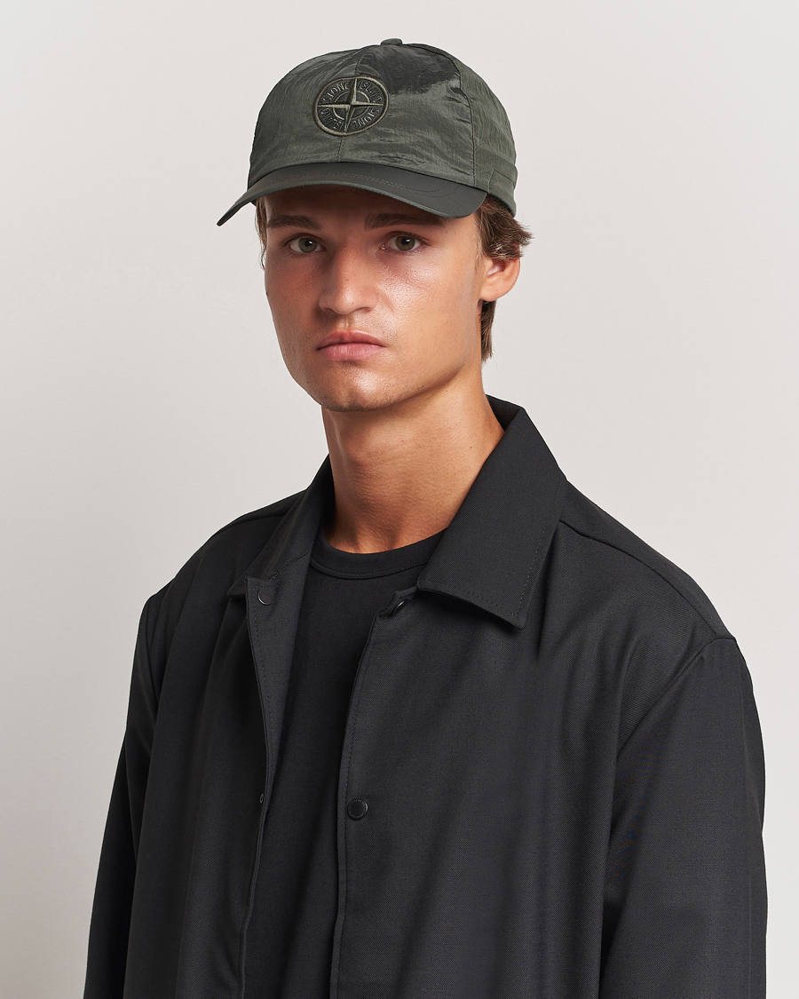 Herren | Stone Island Nylon Metal Logo Cap Musk | Stone Island | Nylon Metal Logo Cap Musk