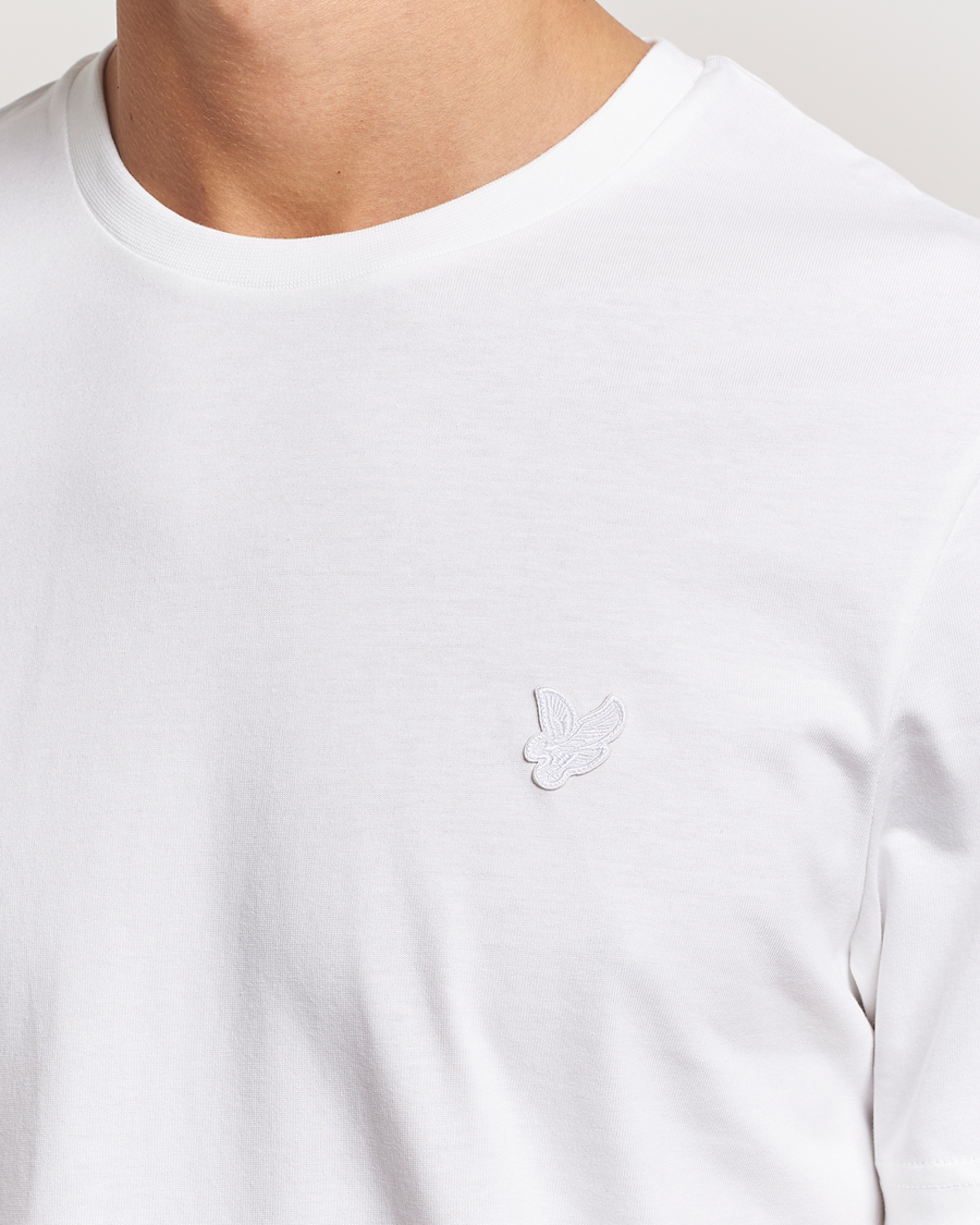 Herren | T-Shirts | Lyle & Scott | Tonal Eagle Crew Neck T-Shirt White