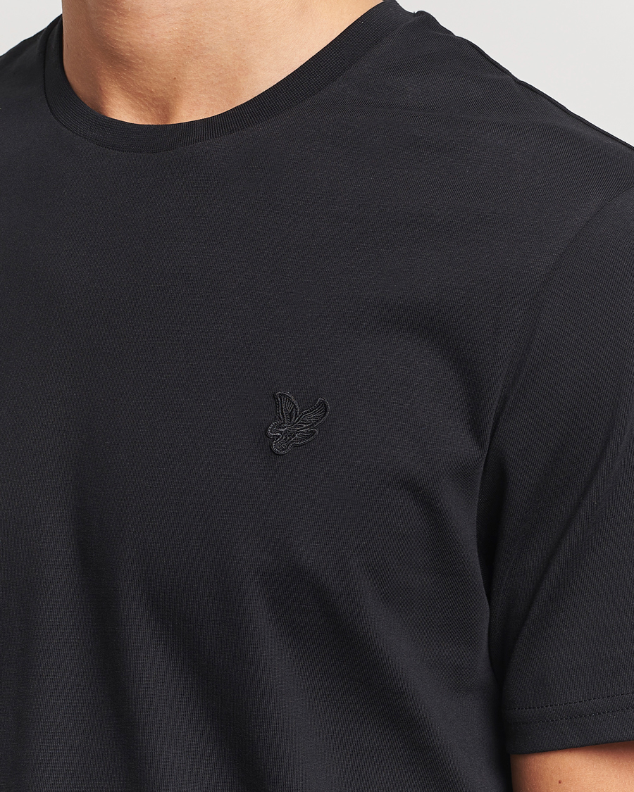 Herren | T-Shirts | Lyle & Scott | Tonal Eagle Crew Neck T-Shirt Jet Black