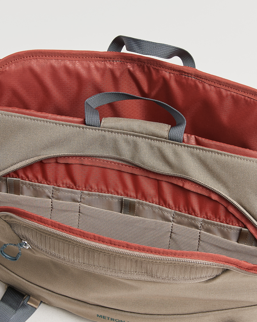 Herren | Osprey Metron 18 Messenger Bag Tan Concrete | Osprey | Metron 18 Messenger Bag Tan Concrete