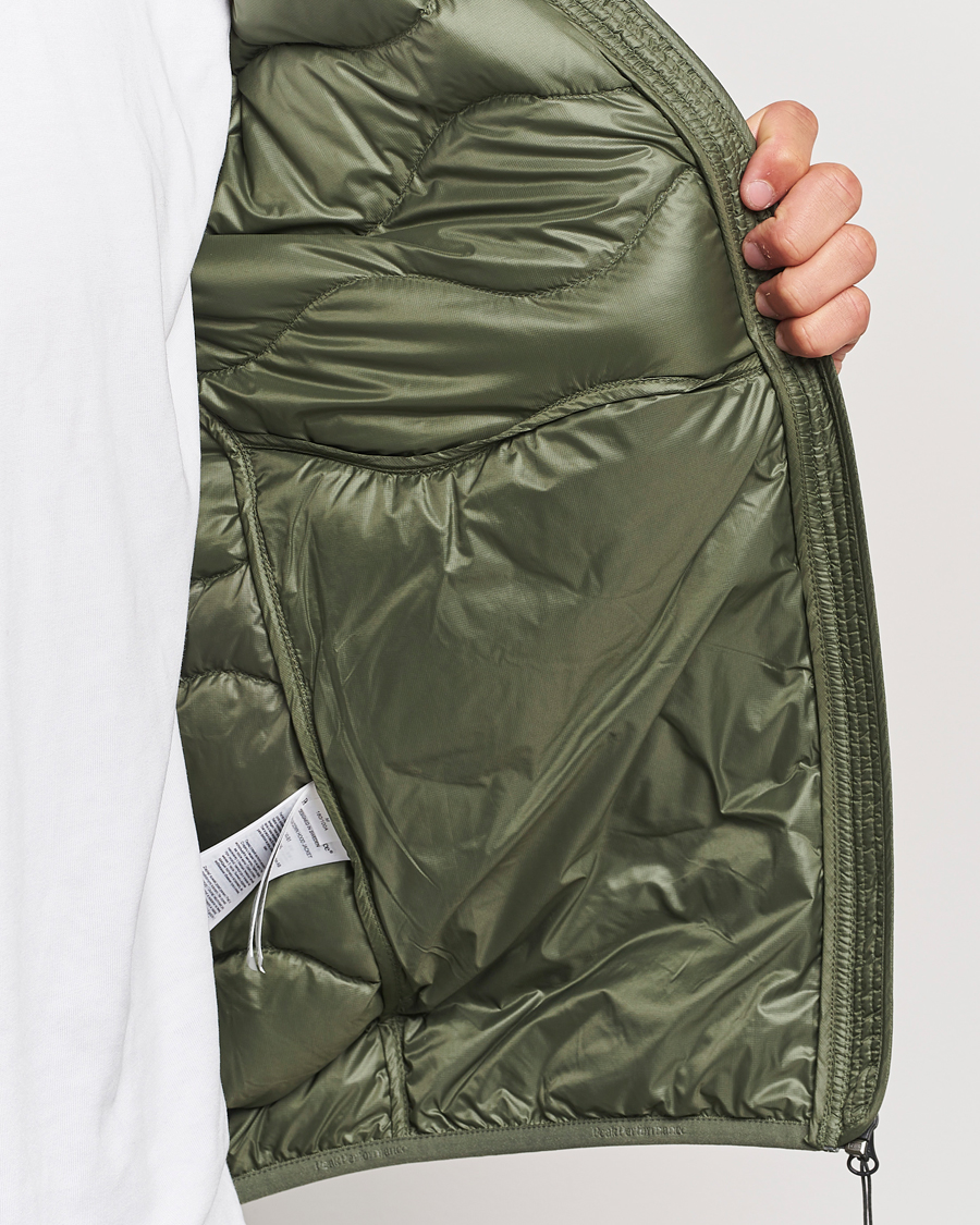 Herren | Jacken | Peak Performance | Helium Down Hooded Jacket Pine Needle