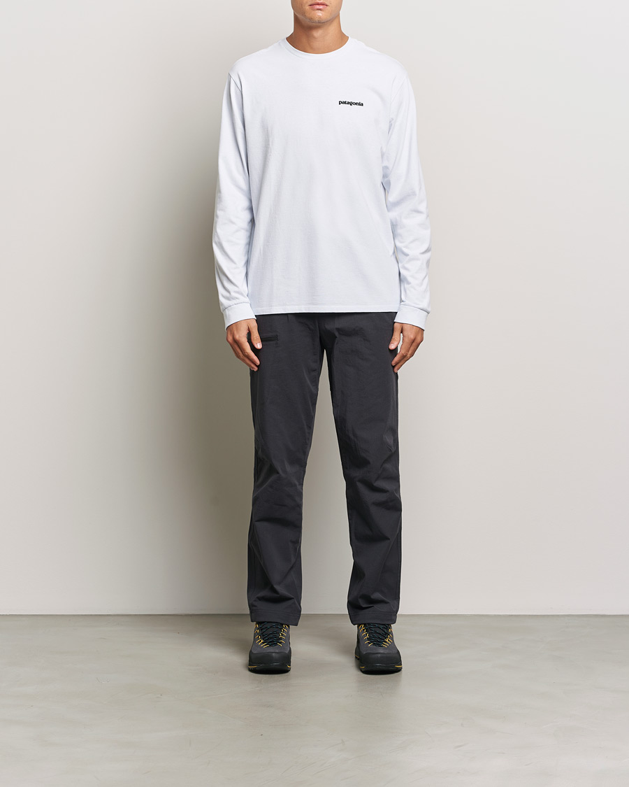 Herren | T-Shirts | Patagonia | P-6 Logo Responsibili LS T-Shirt White