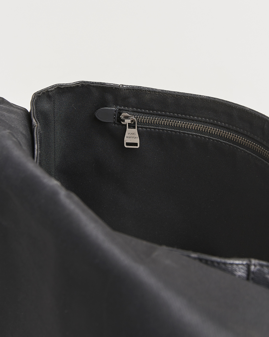 Herren | Louis Vuitton Pre-Owned Explorer Messenger Bag Monogram Eclipse | Louis Vuitton Pre-Owned | Explorer Messenger Bag Monogram Eclipse