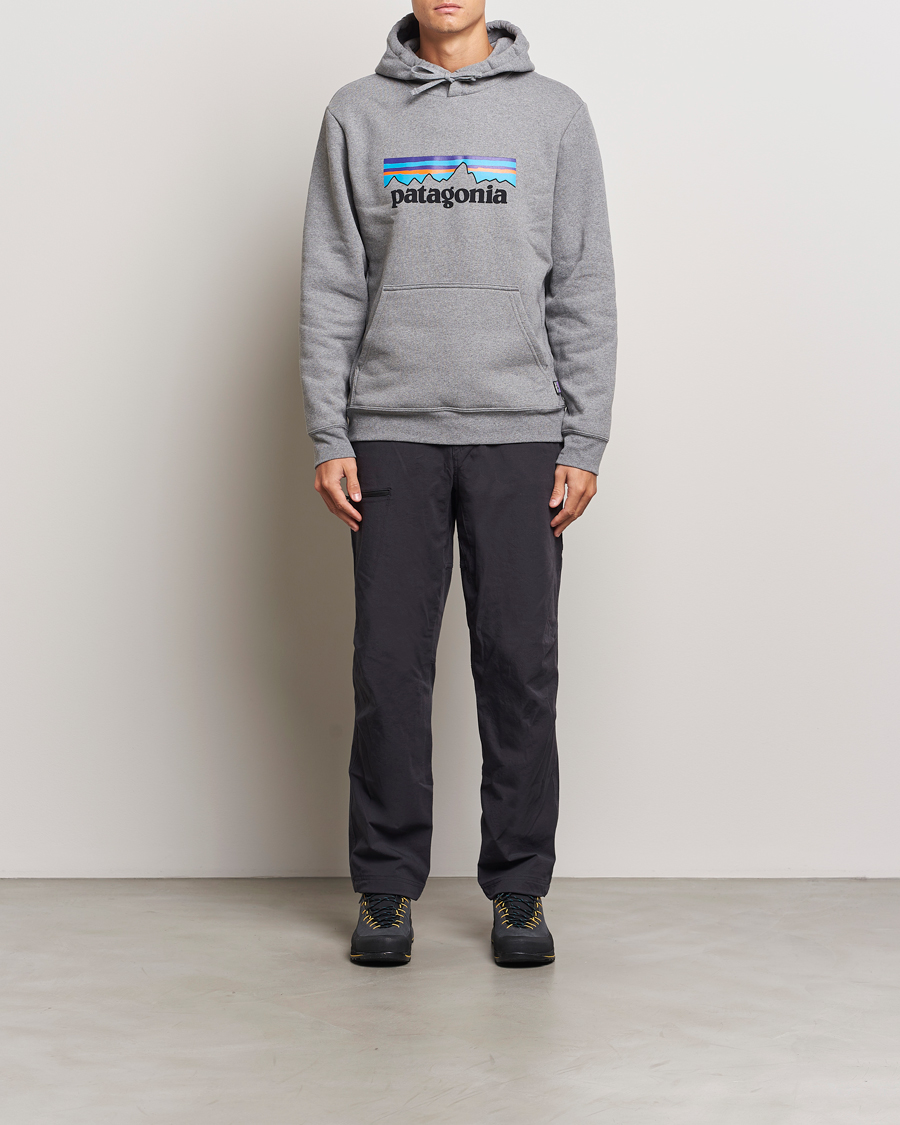 Herren | Pullover | Patagonia | P-6 Logo Uprisal Hoody Gravel Heather