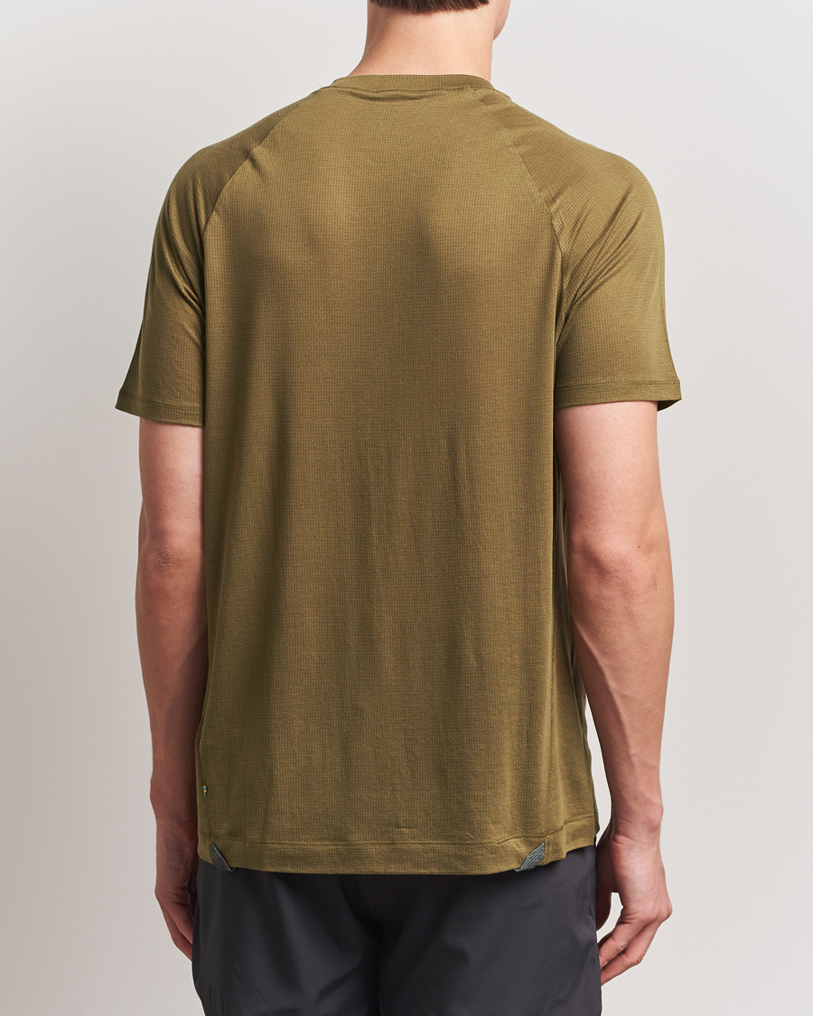 Herren | T-Shirts | Klättermusen | Groa Short Sleeve T-Shirt Olive