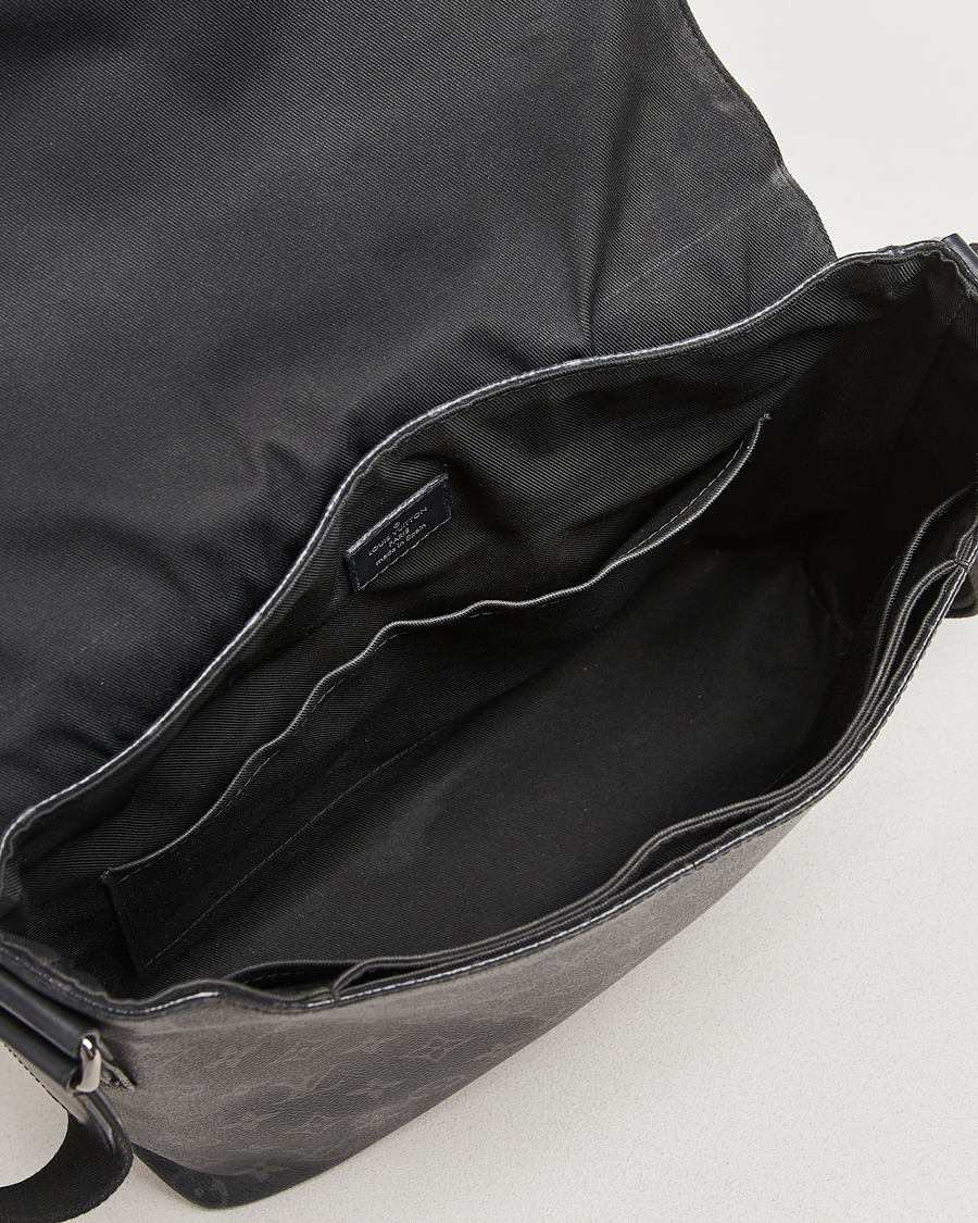 Herren | Louis Vuitton Pre-Owned District MM Bag Monogram Eclipse | Louis Vuitton Pre-Owned | District MM Bag Monogram Eclipse