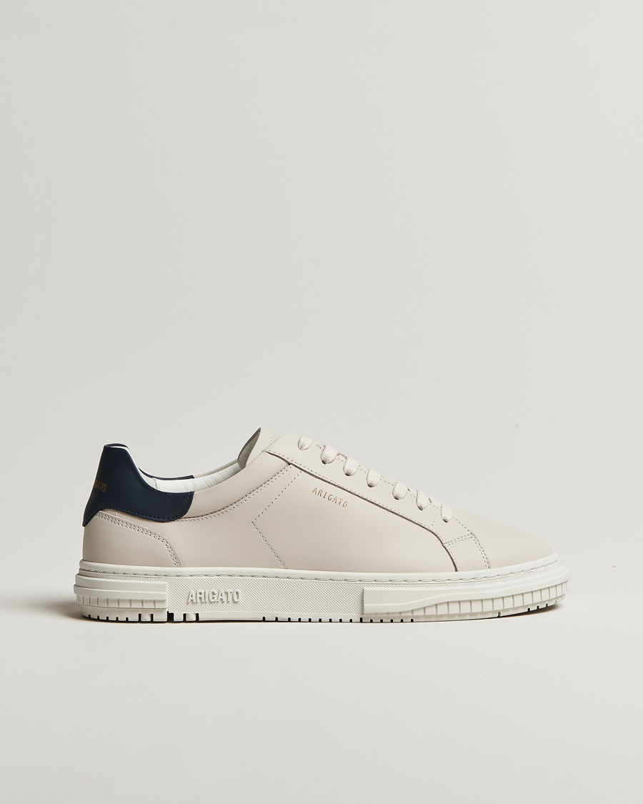 Herren | Axel Arigato Atlas Sneaker Off White/Dark Blue | Axel Arigato | Atlas Sneaker Off White/Dark Blue