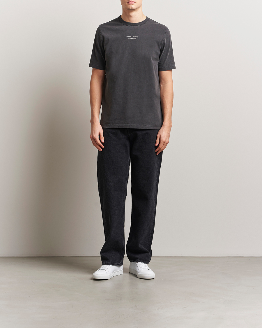 Herren | T-Shirts | Samsøe Samsøe | Marcus Center Logo T Crew Neck T-Shirt Washed Black
